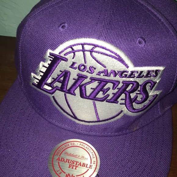 Los angles lakers purple fitted hat - Picture 2 of 4